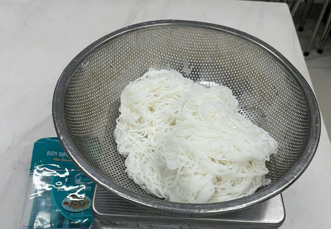 Cuối tuần vào bếp làm món bún cá thơm ngon, hấp dẫn! 3 bun gao